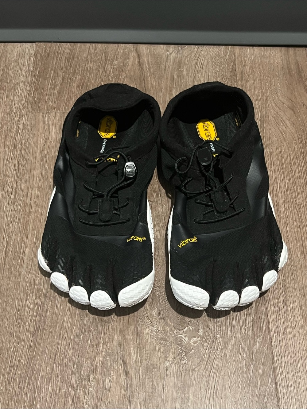 Vibram KSO EVO Five Fingers Men’s Size 8.5 - 9 Black/White 42 EU - Picture 3 of 5